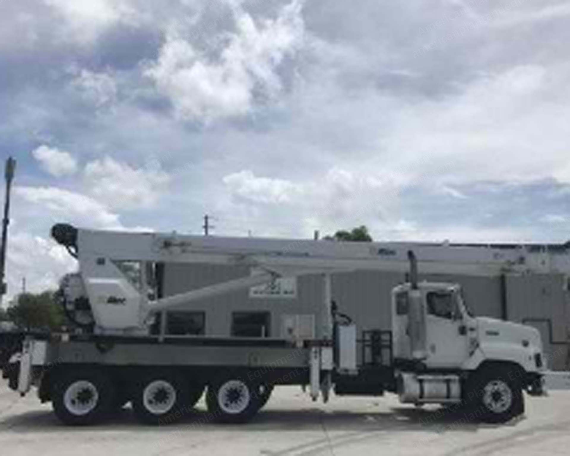 Altec, AC26103, 2006, 26 Ton Capacity, 103' Main Boom, 26'-44' Swing Away Jib