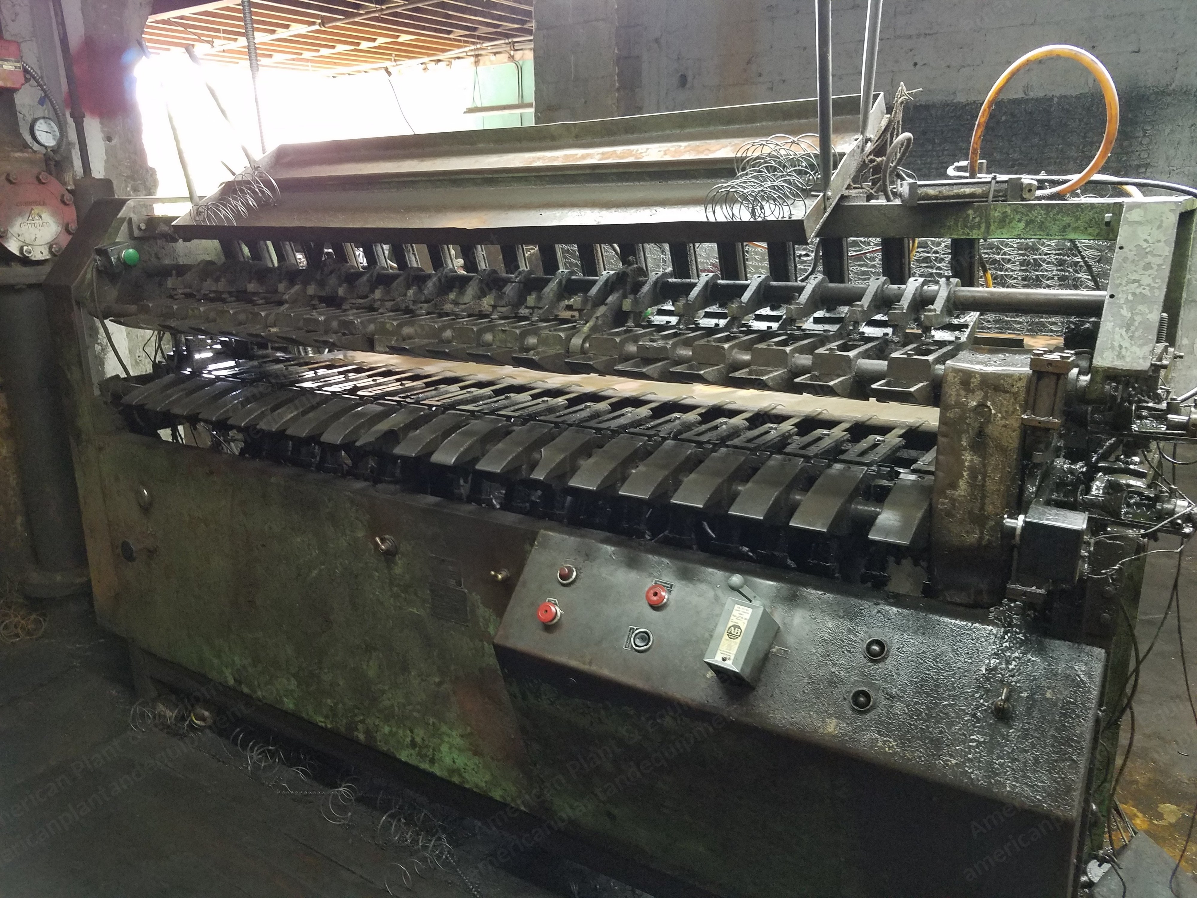 Woodfield, Assembler, 19 Jaws, King Size, 3.25 Inch Coil Capacity