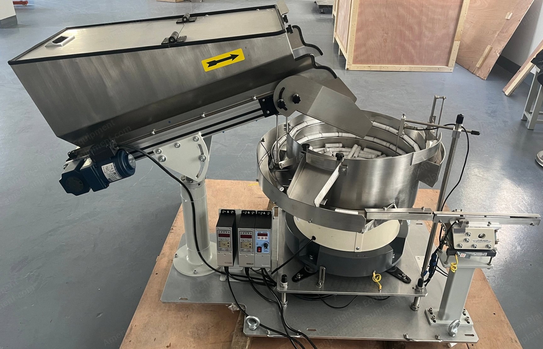 NovaStar, Vibratory Bowl Feeder, 800mm Bowl Diameter, 25 pcs/min, Stainless Steel 304