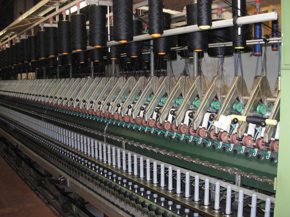 Zinser, 421, 1992, 576 Spindles, Gauge 82.5, Ring 51, Automatic Doffing