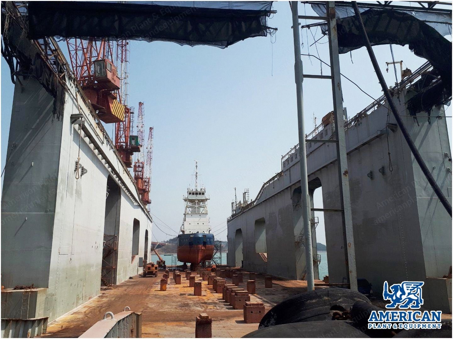 10,000 TLC Floating Dock, 1986, 10,000 Ton Lifting Capacity, 122m LOA, 34m Breadth