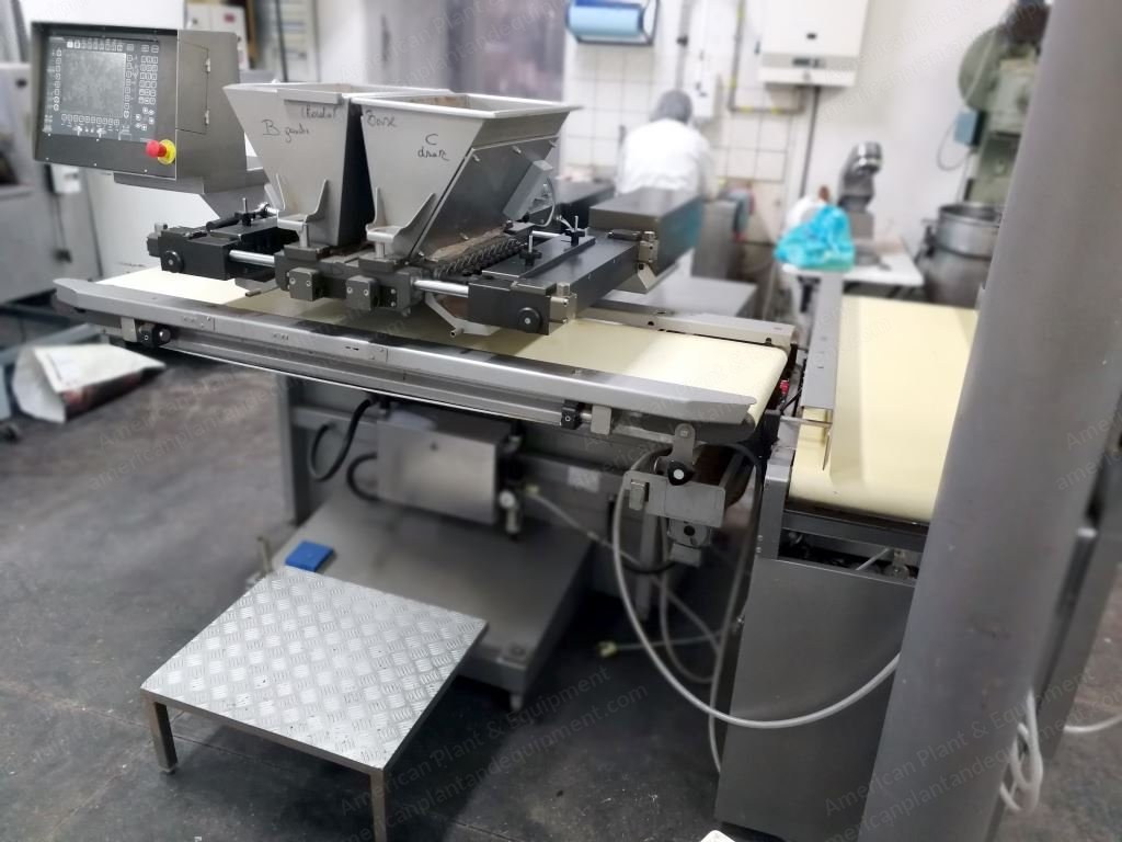 Knobel, CCM 12/24-F, 2002, One Shot Depositor, 2 Hoppers, 24 Dosing Pumps, 45cm Conveyor Width