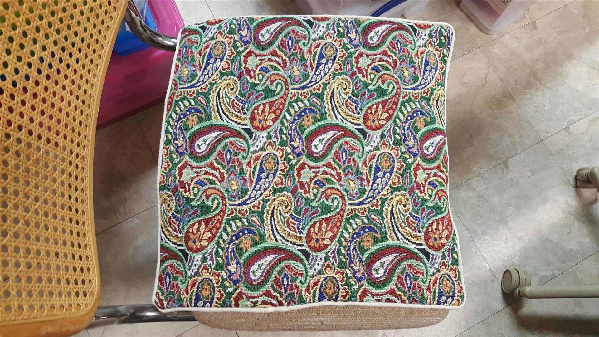 Cushion Shells, Single Color, Jacquard, and Zippered, 25000 Units