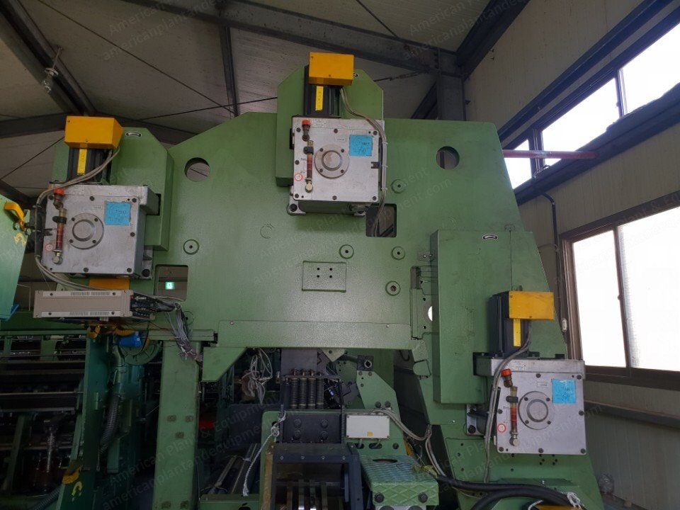 Karl Mayer, HKS4 EBC-EAC, Warp Knitting Machine, Width 168", 28E Gauge, 4 Bars, 1800 RPM