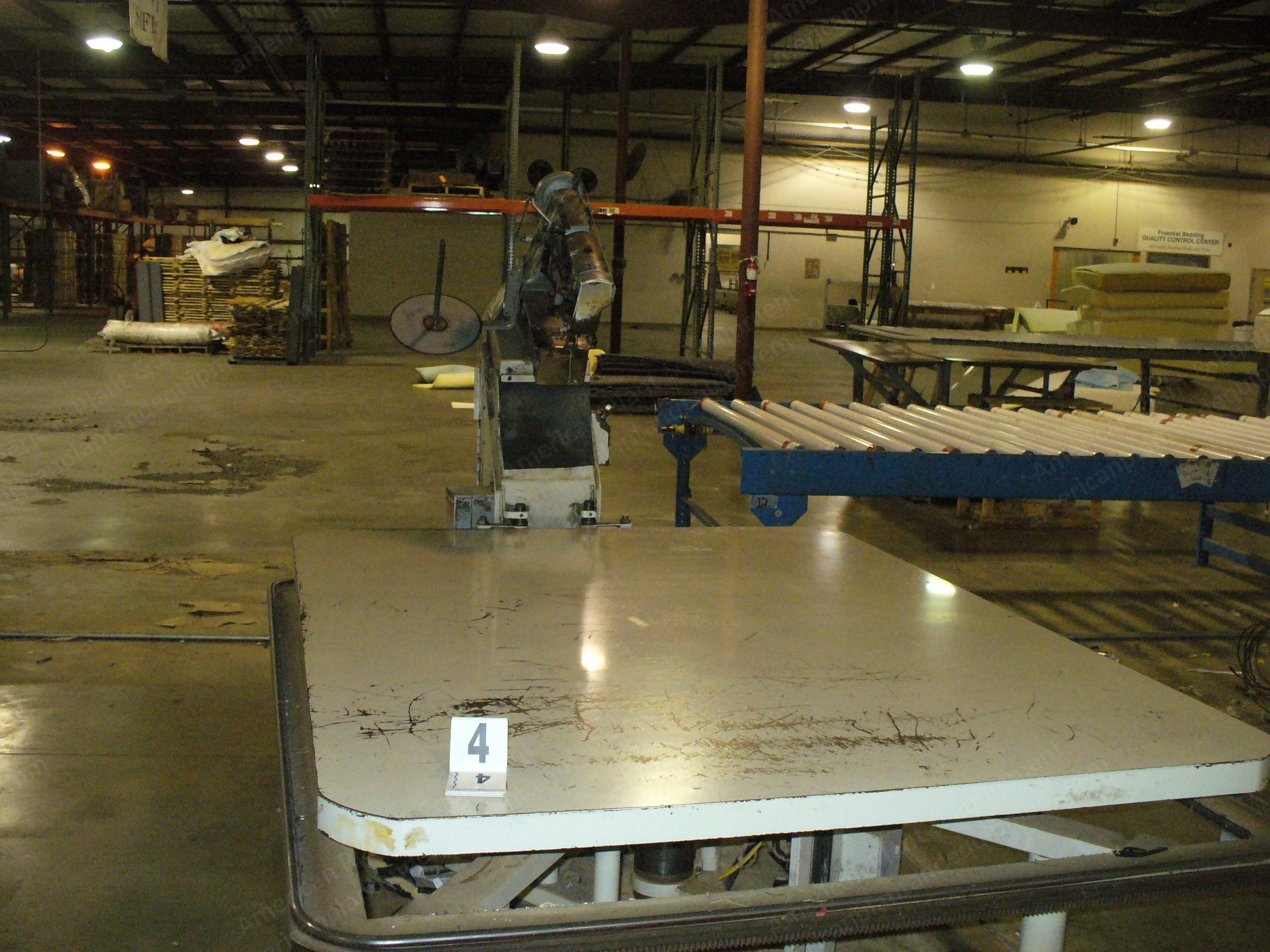 Cash Machine, Tape Edge Machine, 19 Inch Height, 59x79 Inch Table, Singer Sewing Head