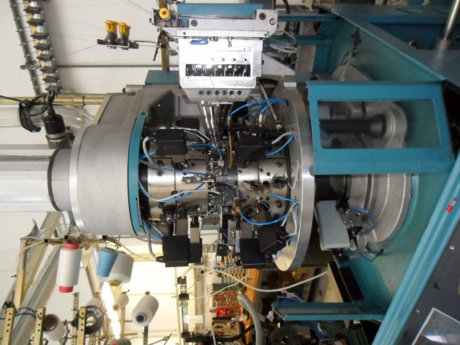 Lonati, Bravo 863 LJ, 1997, 4.5" Diameter, 84 Needles, 6 Gauge, Double Cylinder Socks Machine