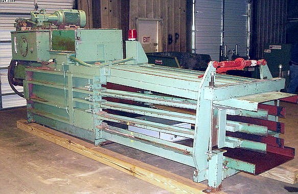 Osprey, Horizontal Baler, 20 HP, 29x72x27" Bale Size