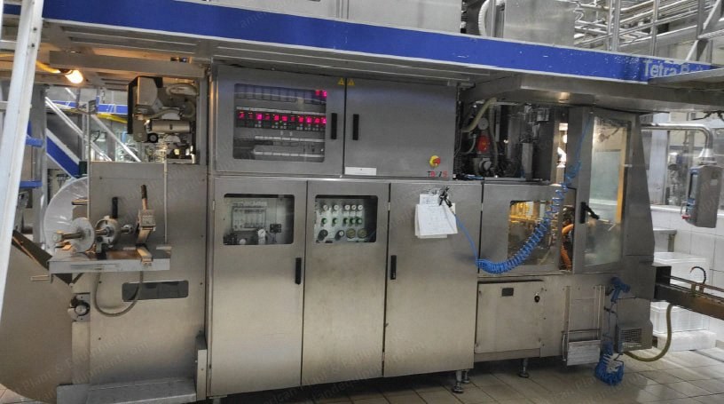 Tetra Pak, TBA19/200 Slim, 2000, Complete Filling Line, 28112 Working Hours, Straw Applicator, Conveyor