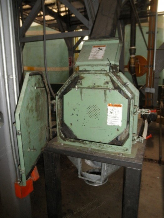 Champion, 6 x 16 Viking, 2008, 10 HP, 16" Swing, 6" Face, Hammer Mill