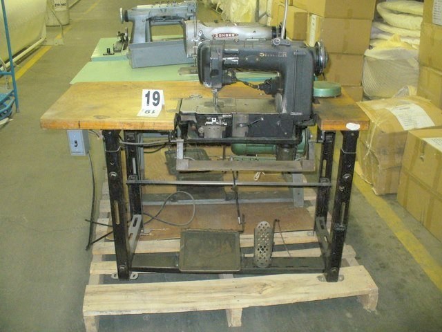 Singer, 300W 104, Sewing Head with Table and Motor