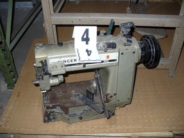 Singer, 300, Tape Edge Machine, 53x76 Inch Table, Overhead Swivel, Metal Carriage