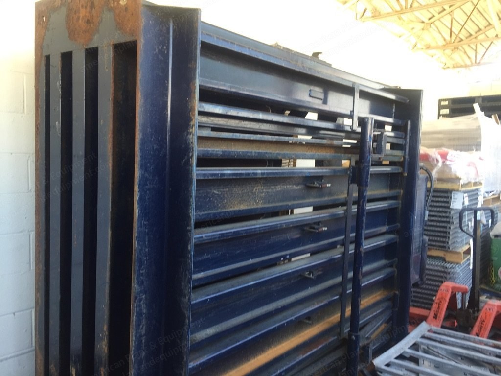 Marathon, V7230HD, Vertical Baler, 72 Inches