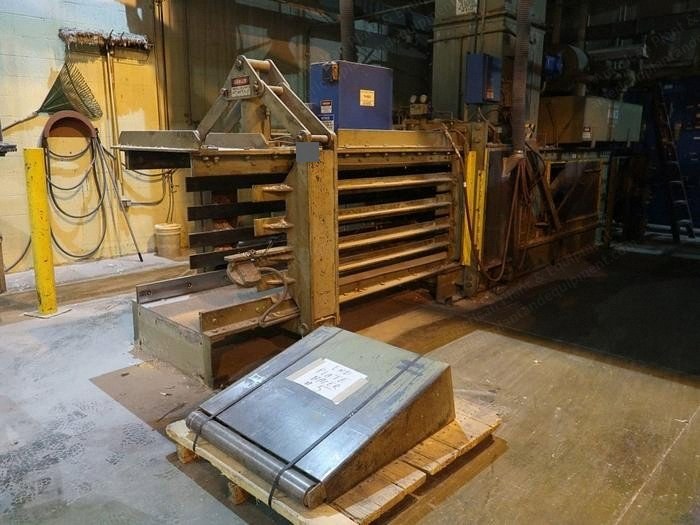 American, 12847LS, Auto Tie Horizontal Baler, 30 HP, 26x34" Feed Opening