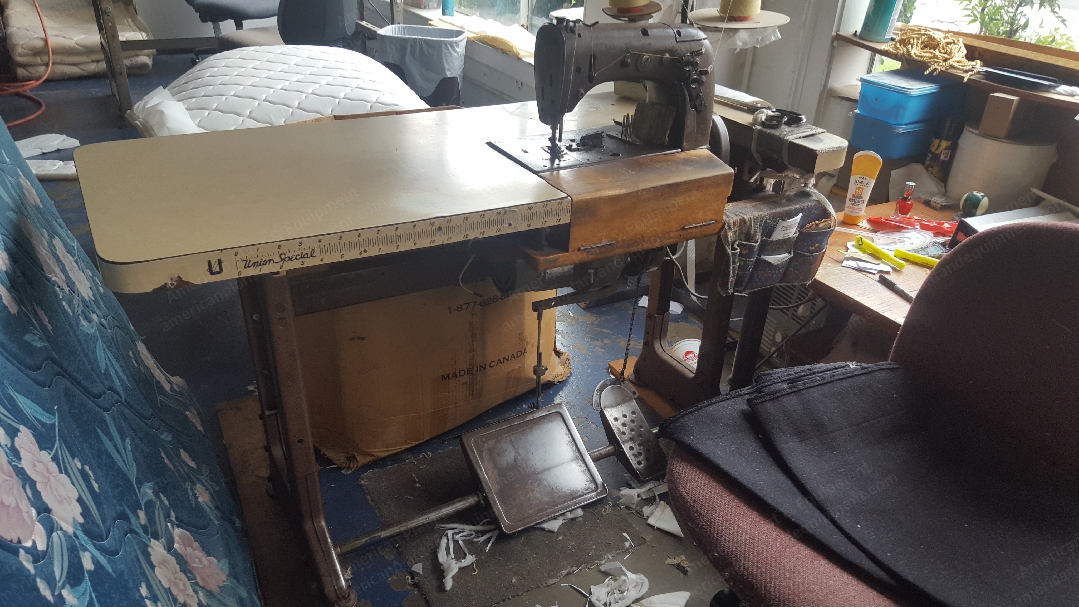 Union Special, 56300, Single Needle Sewing Machine, 20x48 inch Table