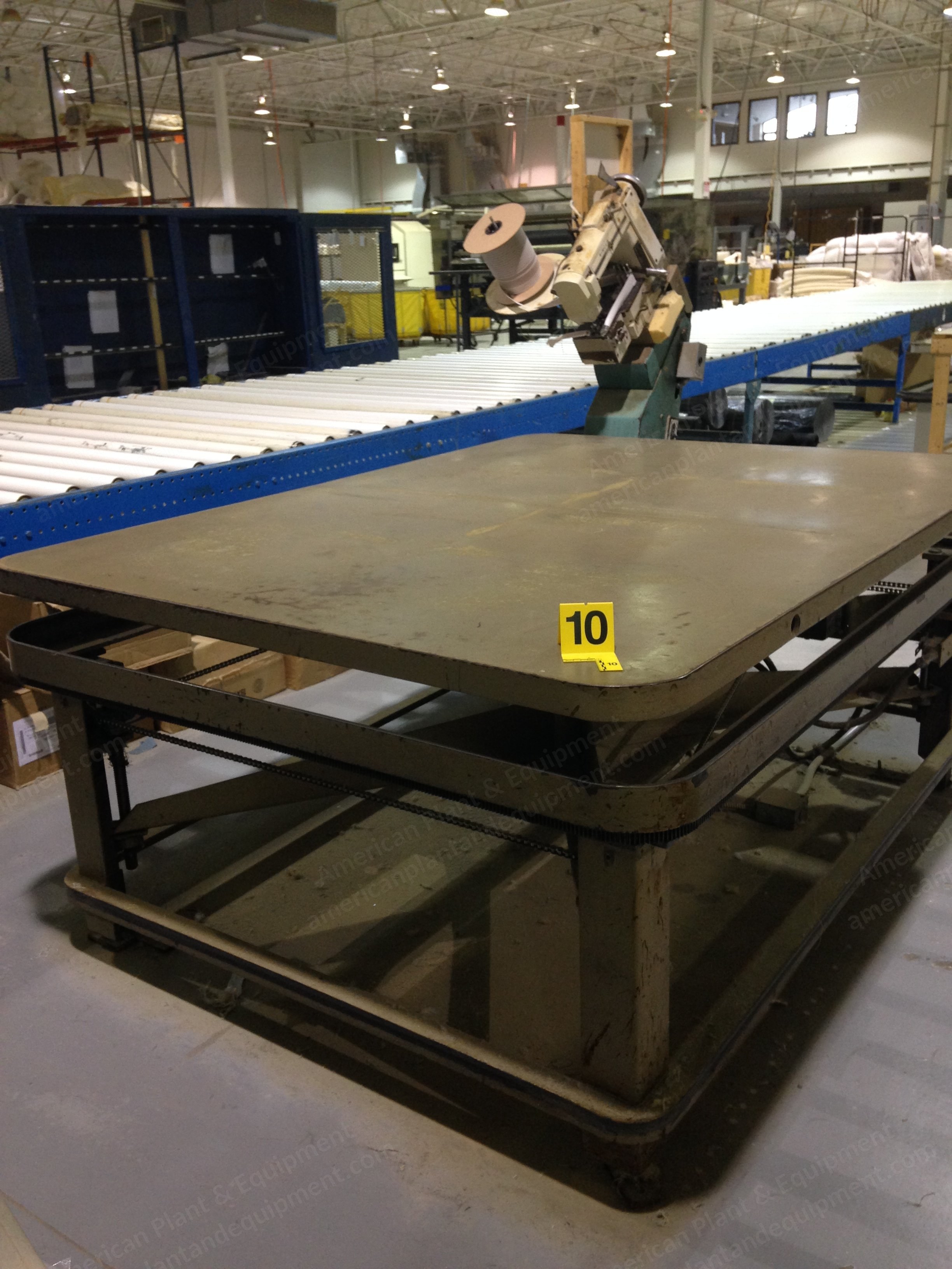 United, Tape Edge Machine, Singer UX5 Sewing Head, 60x80 inch Table