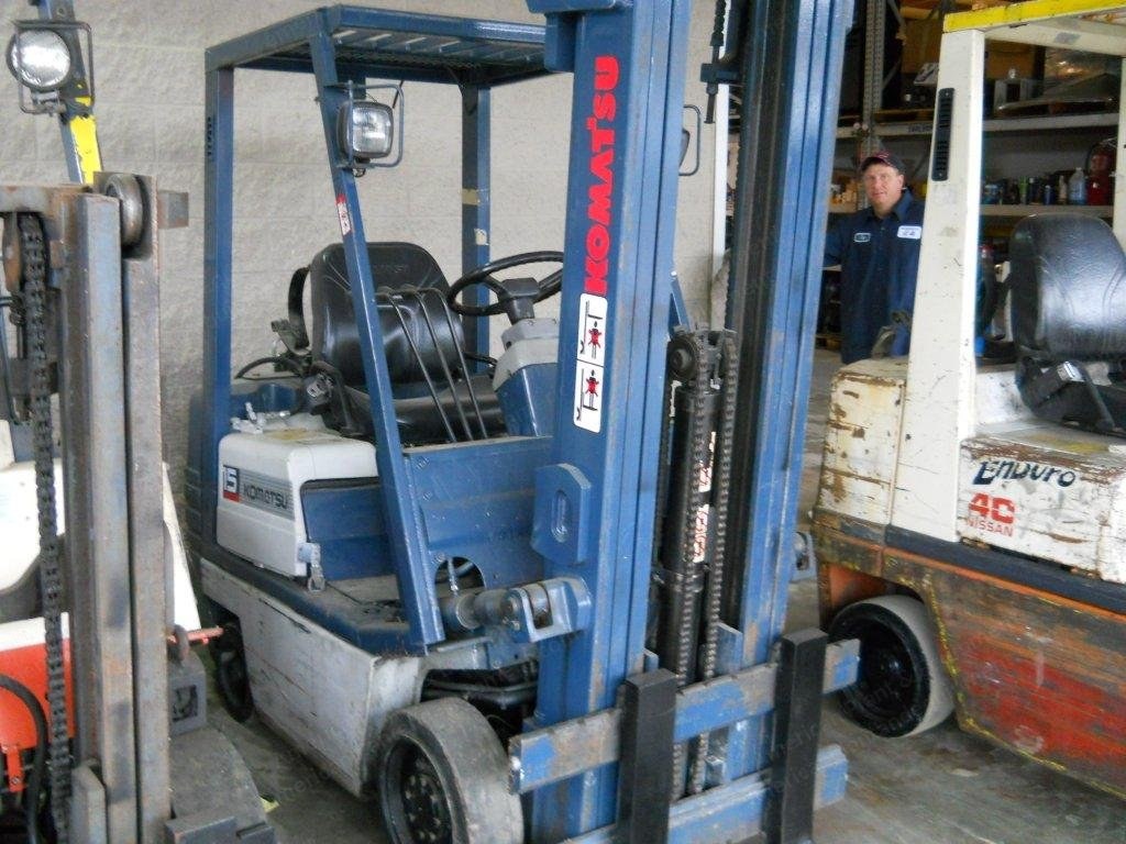 Komatsu Forklift, 2000, 3000 lbs Capacity, 3-Stage Mast, LP-Gas
