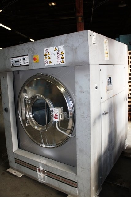 Milnor, 36030F8J, 2003, 110lb Capacity, Softmount Washer-Extractor