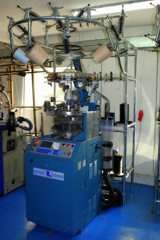 Lonati, FL 626, 2004/2005, 3 3/4" Diameter, 156/168/200 Needles, Circular Knitting Machines