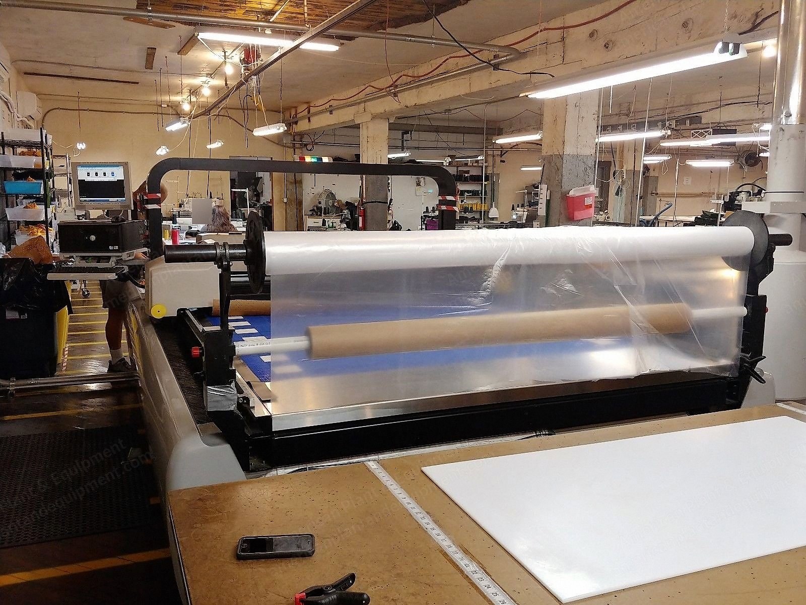 Gerber, GT-3250 CNC, 1999, 63.5" Cut Width, 1.25" Cut Thickness, Twin Conveyor Beds