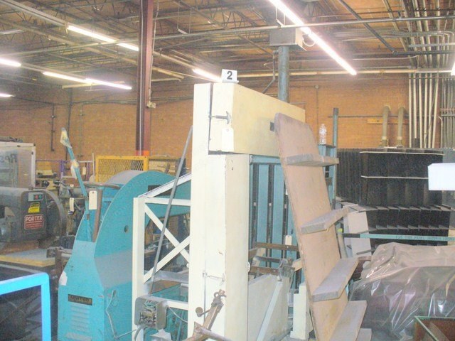 Vertical Foam Cutter