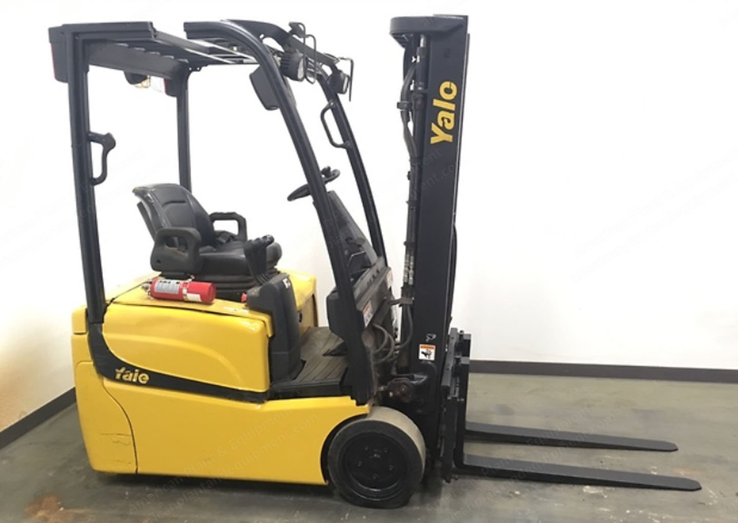 Yale, ERP030VT, 2011, 3-Wheel Sit Down Rider Lift, Triple Mast, 36V