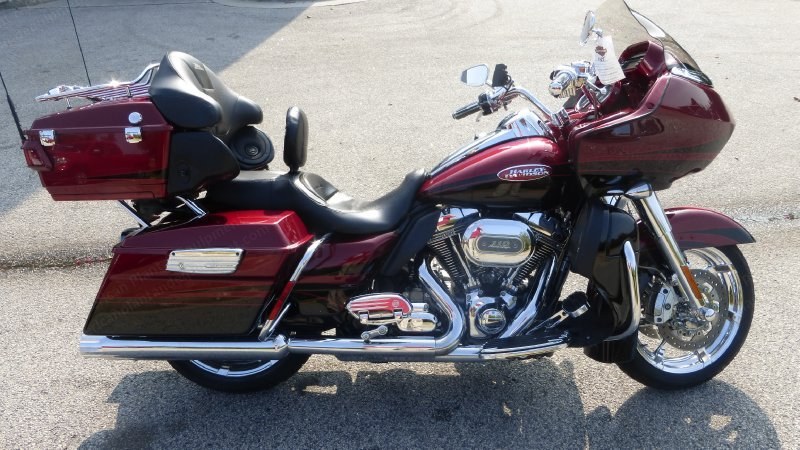 Harley-Davidson, Road Glide CVO Ultra, 2011, 110 ci Twin Cam Engine, 51871 Miles, Rio Red and Black Ember