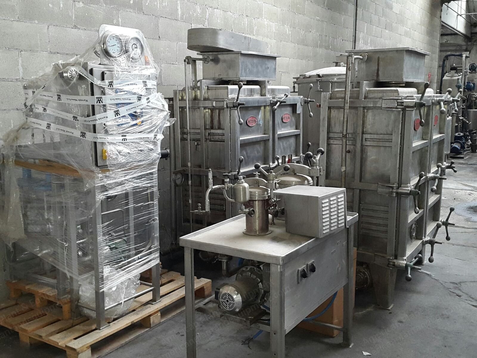 Mezzera Cabinet Dyeing Machine, 100 kg Capacity