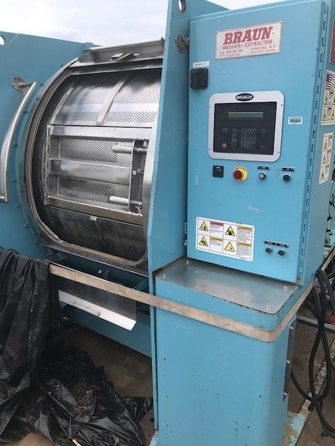Braun, TSL, 2009, 400 lb Capacity, 2 Pocket Pass Through, 480V