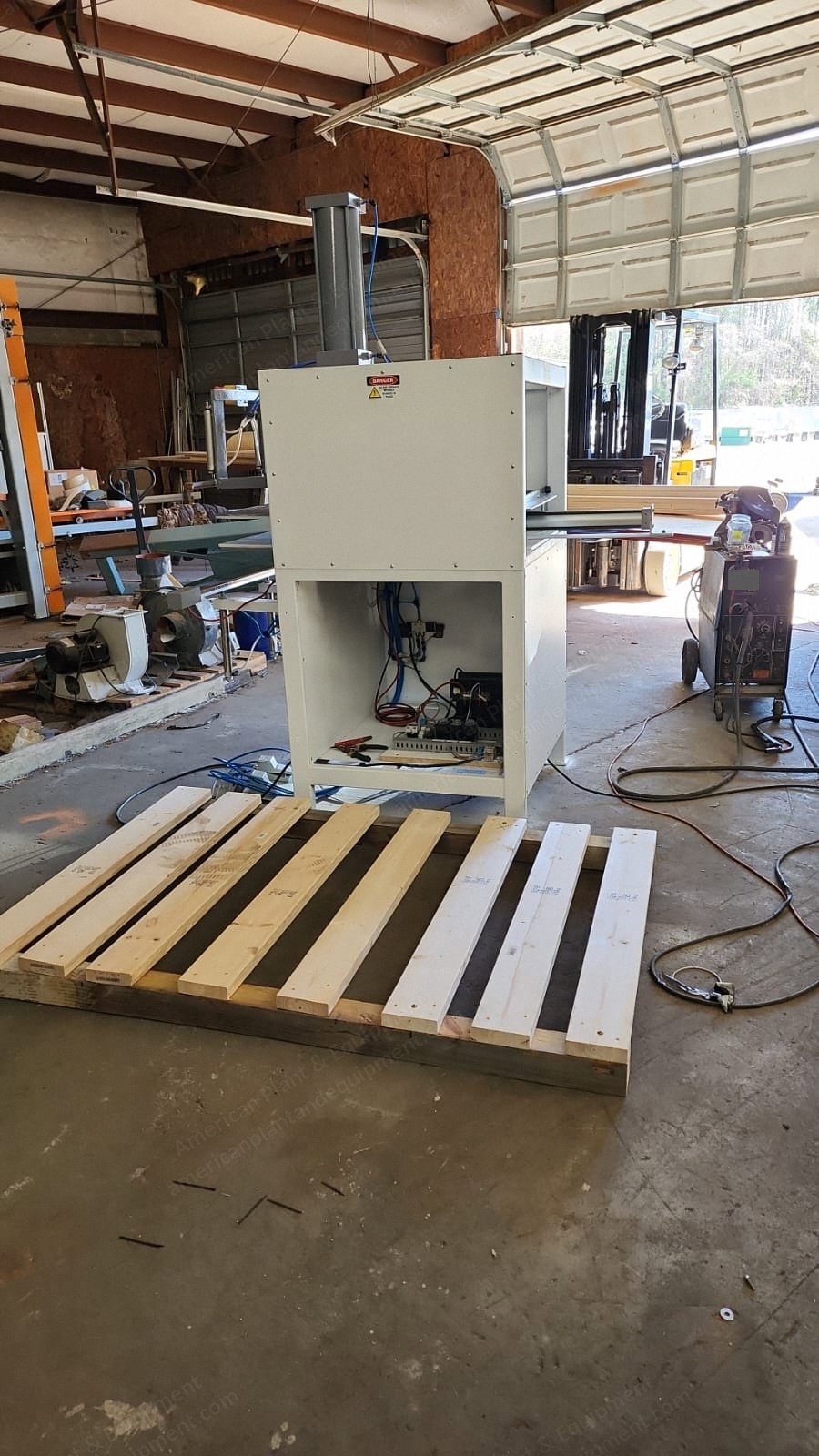 NovaStar, Multipress, Pillow Clamping Machine, 1200 Pillows/hr, 1 kW