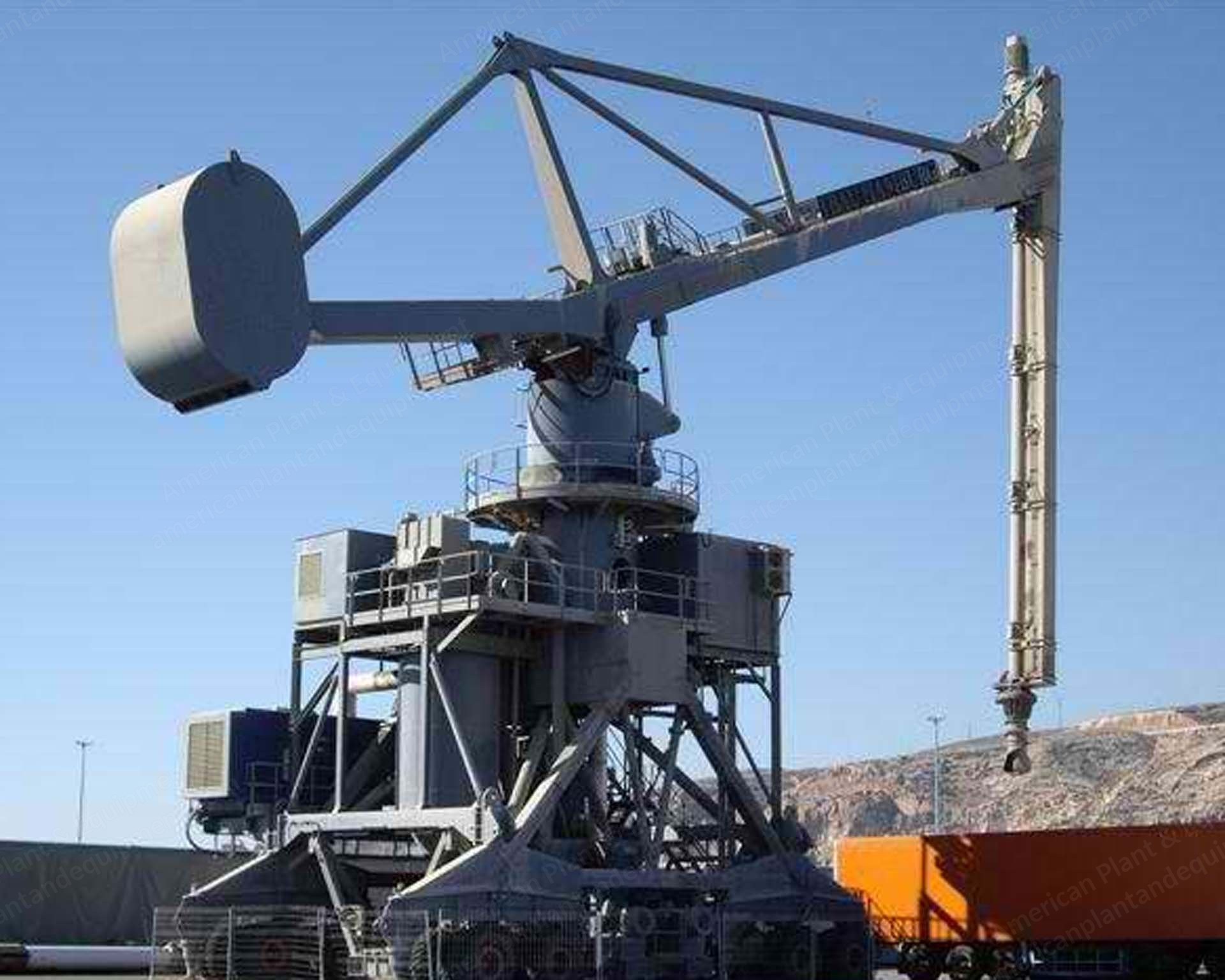 Ibau, IB-800, Screw-Type Ship Unloader, Gantry Type, Rubber Tires, 800 TPH