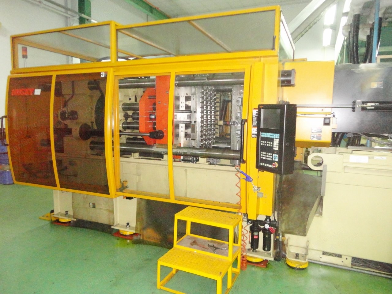 Husky, GL300 P100/110 E100, 2000, PET Preform Injection Moulding Machine, 48-Cavity, 2000 Working Hours