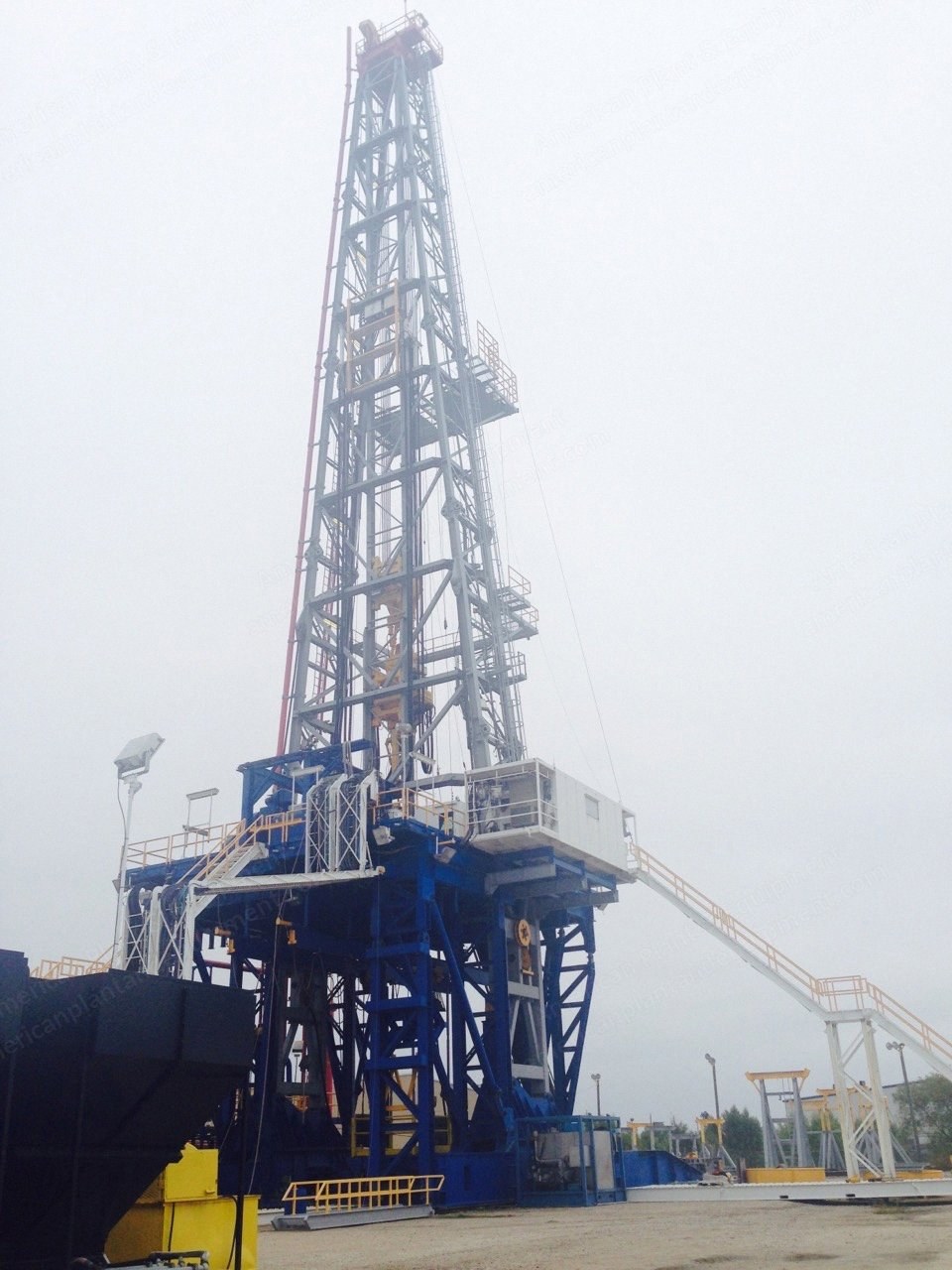 3000HP Land Rig, 156 ft Mast, 1300000 lb Hook Load, 7500 psi Mud System