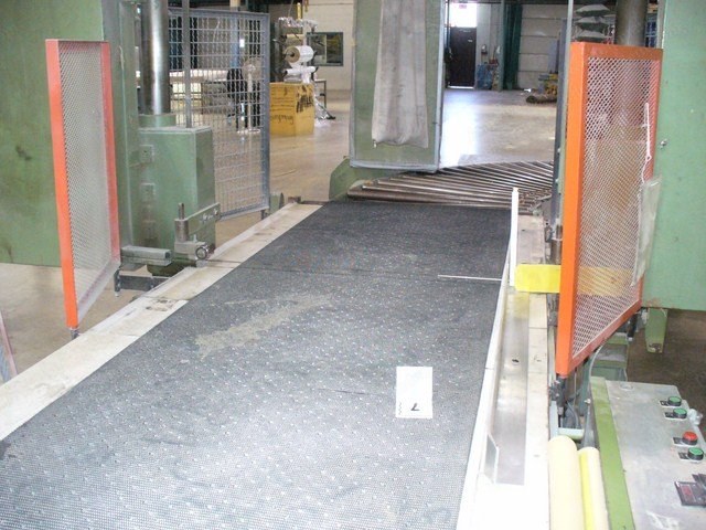 Horizontal Foam Cutter, with Vacuum, 1020mm Max Cutting Width, 660mm Max Cutting Height
