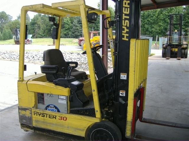 Hyster, J30XMT2, 2002, 3000 lb Capacity, 3-Wheel Electric, Triple Mast with Sideshift