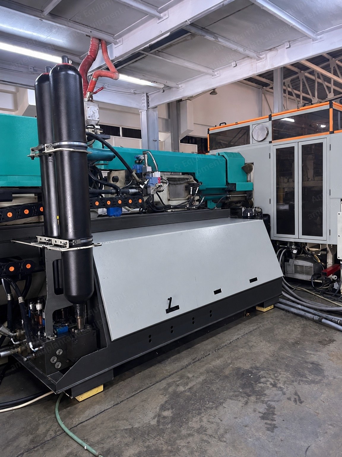 Husky, HyPET 120 P85/95 E85, 2009, PET Preform Injection Molding System, 120 Ton, 32 Cavity