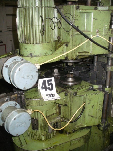 Spuhl, AM115/SW, 15 Jaws, 1 Table