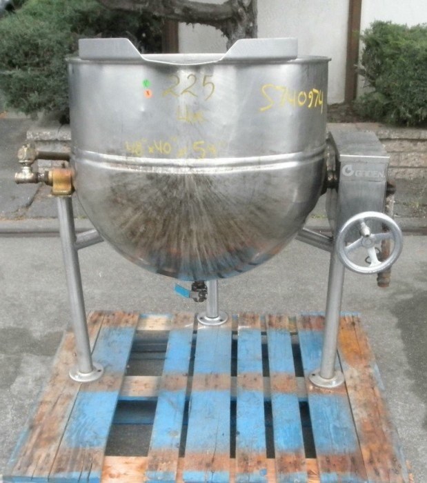 Groen, DL/60, 60 Gallon Stainless Steel Jacketed Kettle, Tilt Capability, 28x24 inch Bowl