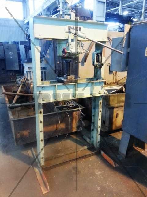 Dake, 50 Tons, H-Frame Hydraulic Press, 32.75 inch Width Between Uprights, 4 inch Ram Travel