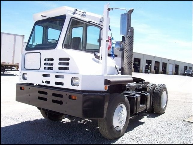 Capacity, Yard Spotter, 2002, New Cablift Pump, New Batteries