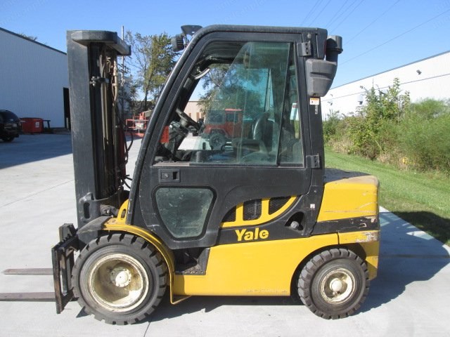 Yale, GDP060, 2011, 6000 lbs Capacity, Triple Mast, Side Shift, Full Cab with Heat
