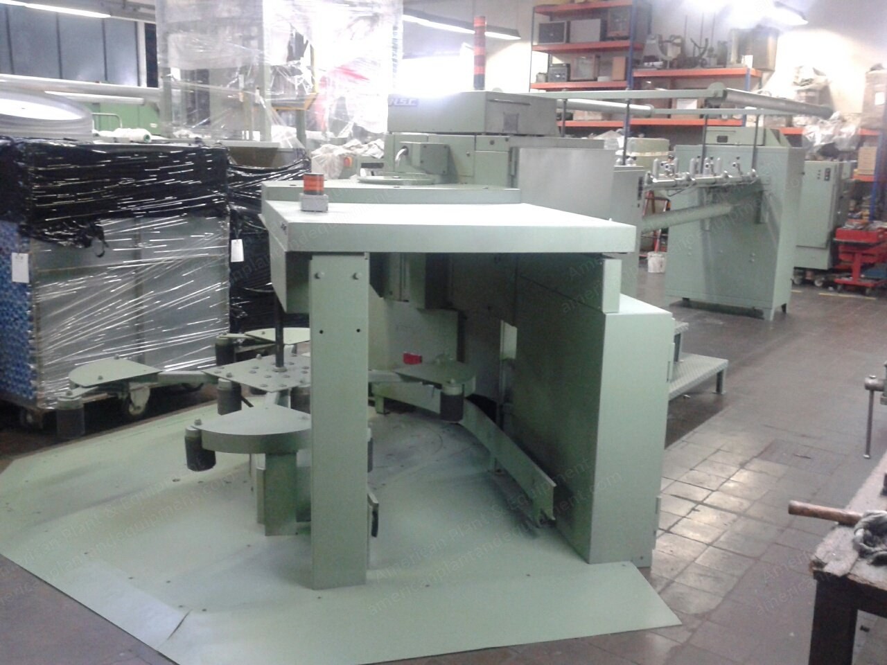 Schlumberger, GC 12, 1982, 8 Can Feeding Creel, 1 Silver 1 Can Delivery 700x1200mm