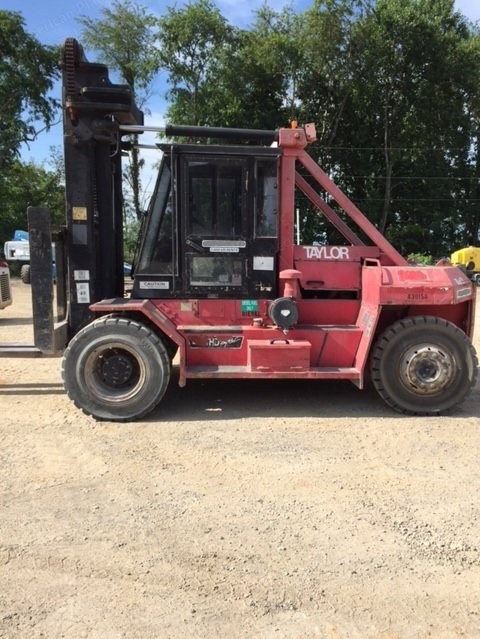 Taylor, THD300M, 1998, 30000 lbs Capacity, 96 inch Forks, Solid Pneumatic Tires