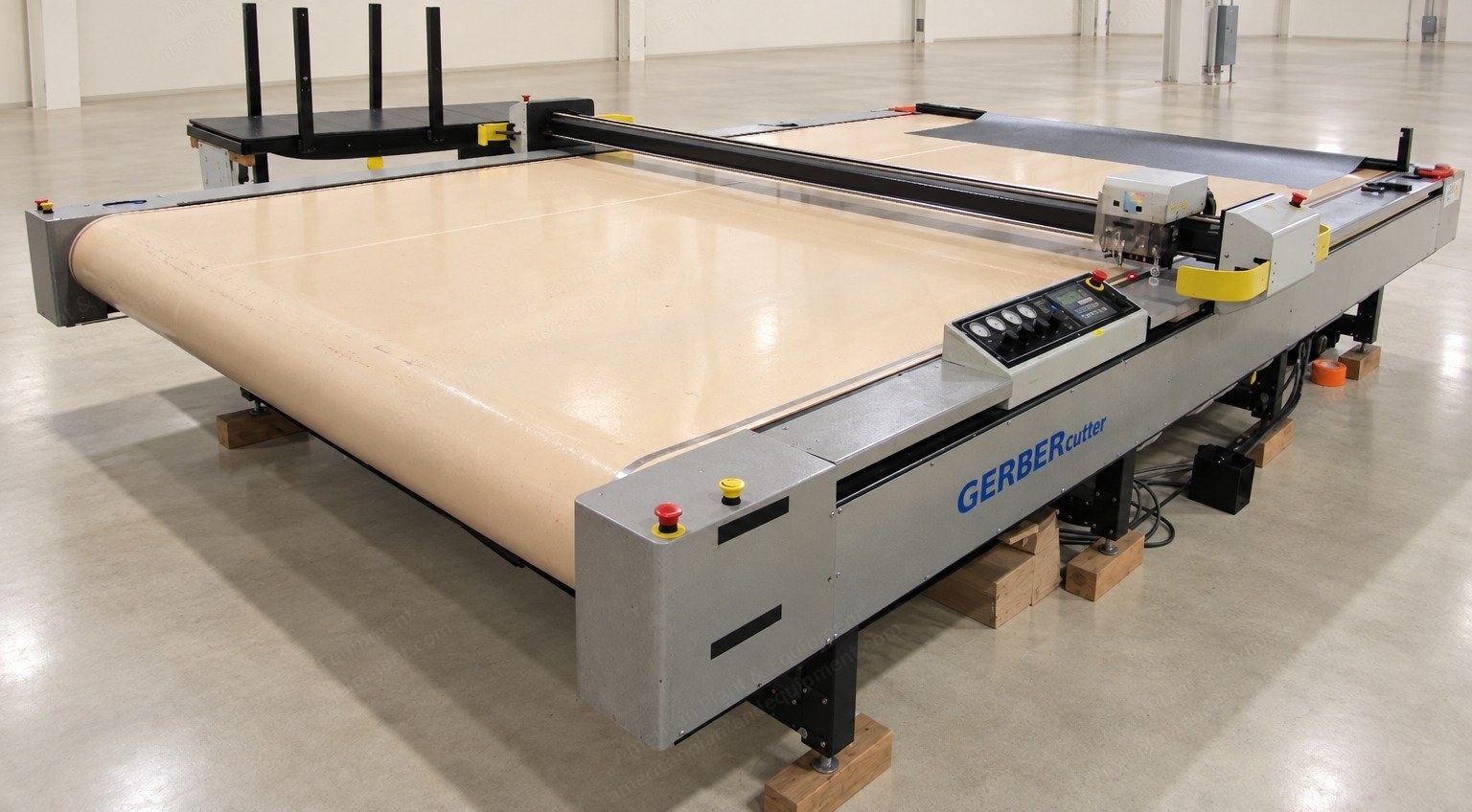 Gerber, DCS-3600, 2008, Single Ply Automated Cutter with Conveyor Cutting Bed, 100 in (2,540 mm) Cutting Width