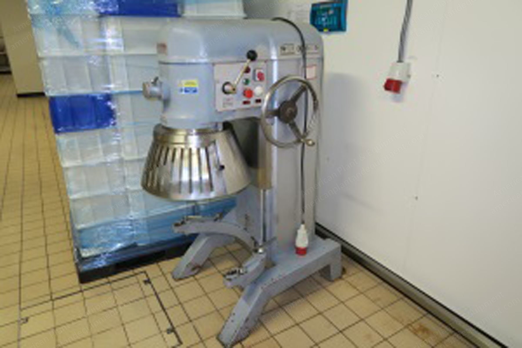 Harvester, HL-11100T, 2001, 60 Quarts Planetary Mixer, with Bowl, Beater, Whisk & Hook