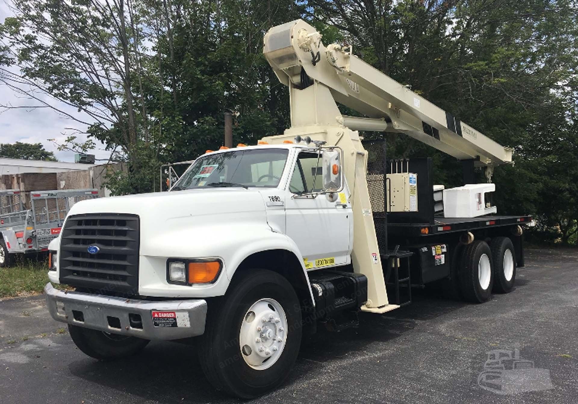 National, 681C, 1995, 17 Ton Lift Capacity, 81' Main Boom, 24' Jib, Ford 800 Series Mounted