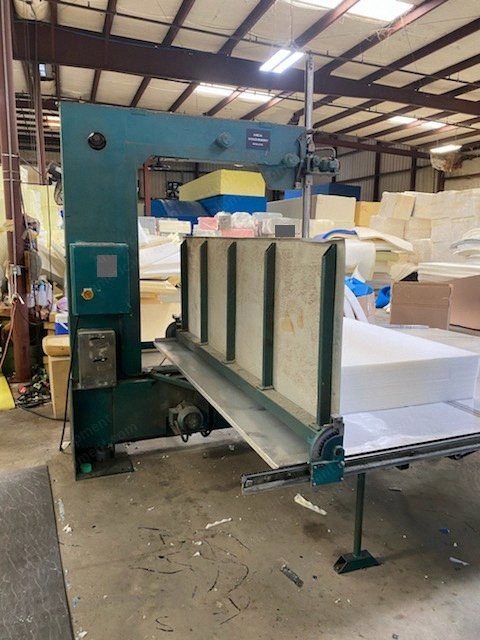 Mica, VCM 1048E, Vertical Foam Cutting Machine, 50" Bun Height, 90" x 48" x 72" Table