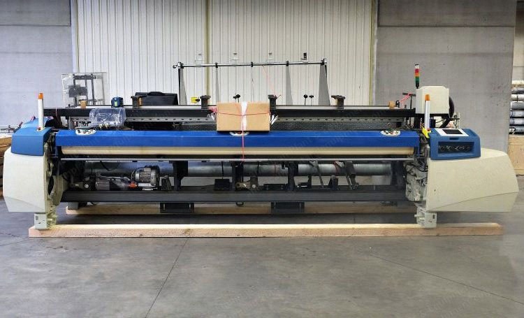 Picanol, Omniplus800-F-4-R-400, 2006, Air Jet Loom, 4000mm Working Width, 4 Colors, Staubli Dobby 2881