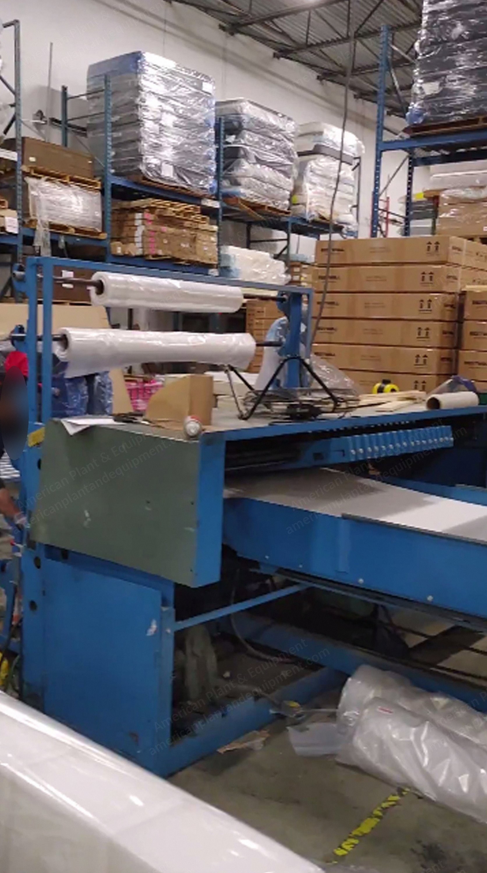 D.R. Cash Futon Filling Machine, 66" Working Width, 32 Chains, 5 HP