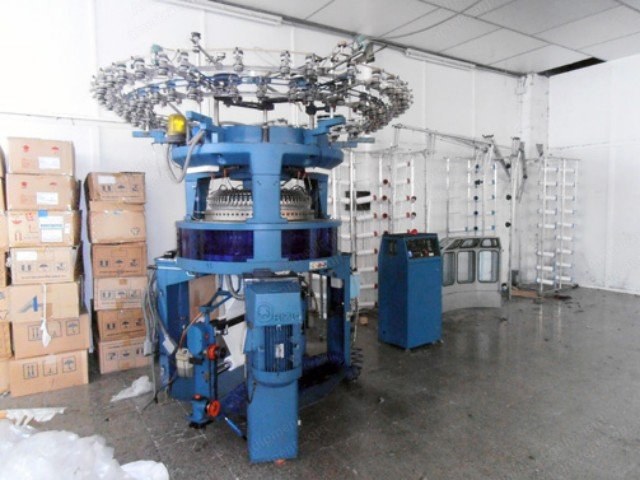 Orizio and Vignoni Circular Knitting Machines, 30" and 24" Diameter, 72 Feeds